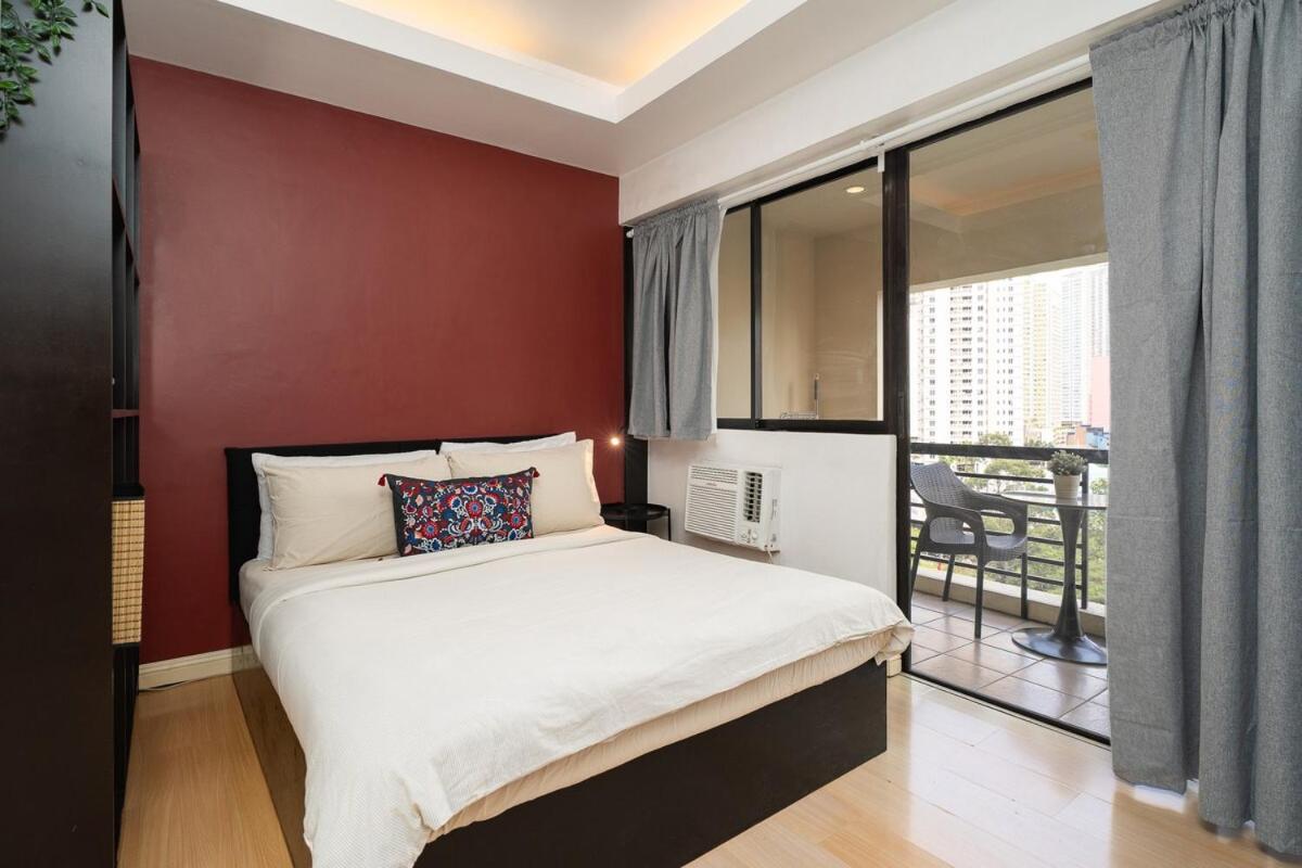 Tranquil Greenbelt Makati - Free Pool Access Apartment
