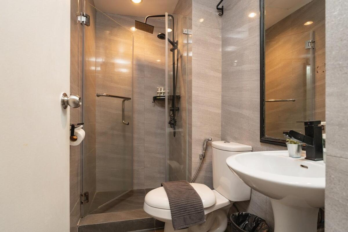 Apartment Tranquil Greenbelt Makati - Free Pool Access *