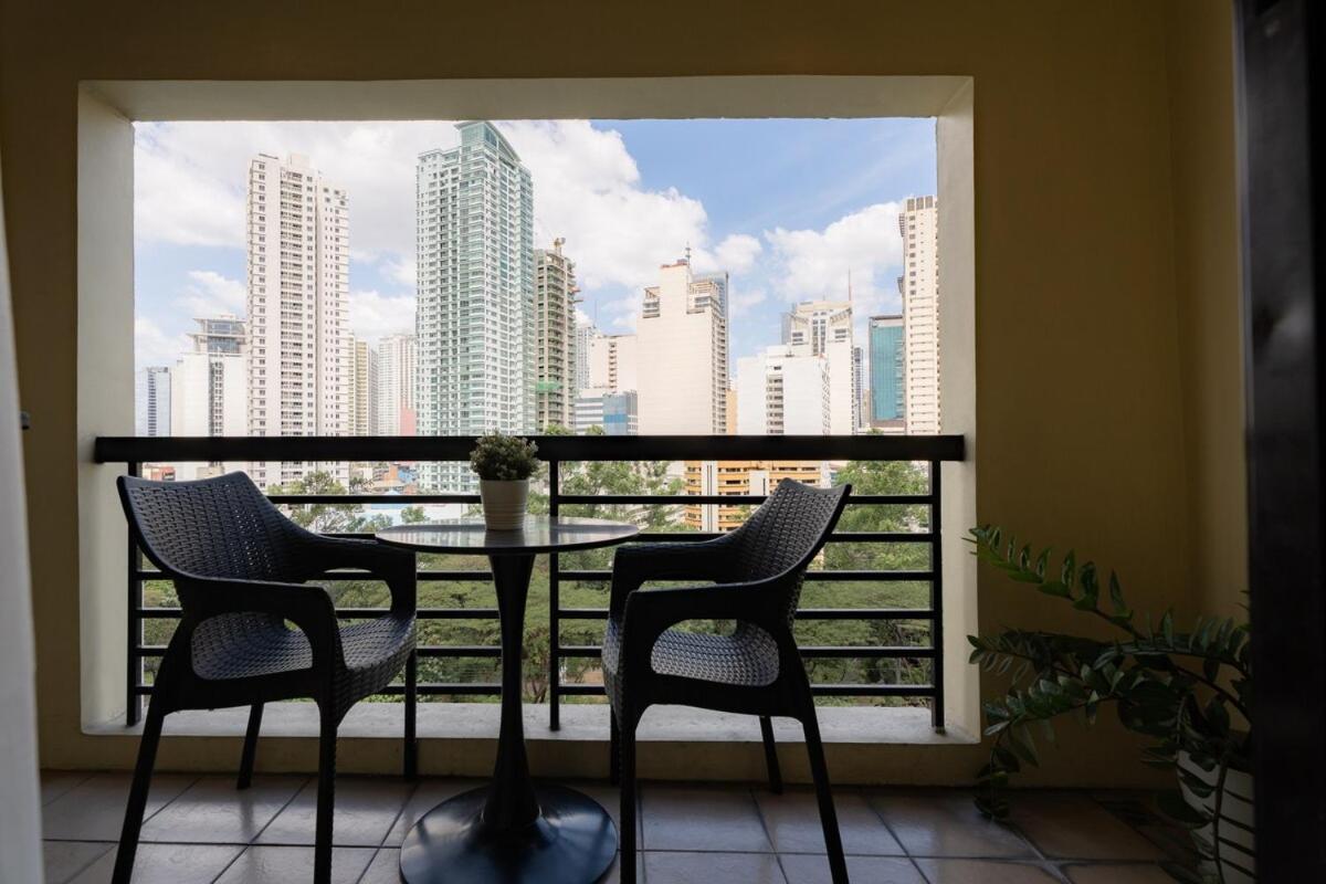 Tranquil Greenbelt Makati - Free Pool Access Apartment