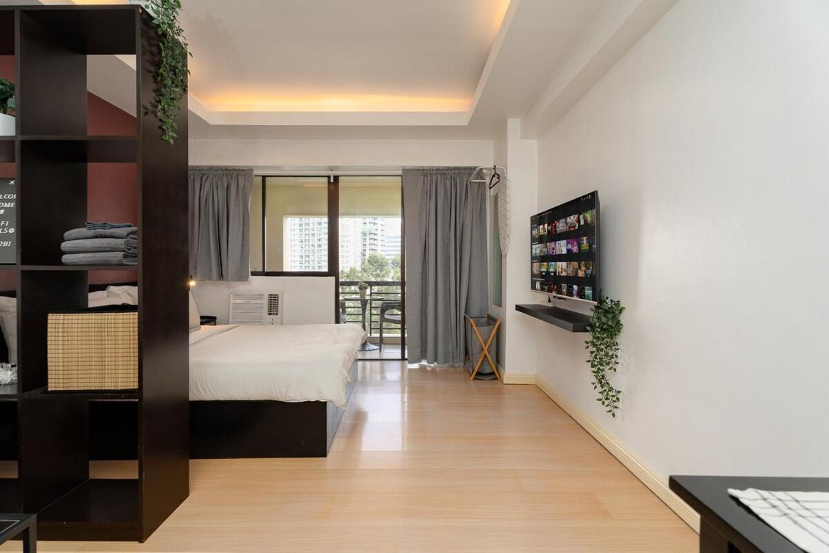 Apartment Tranquil Greenbelt Makati - Free Pool Access
