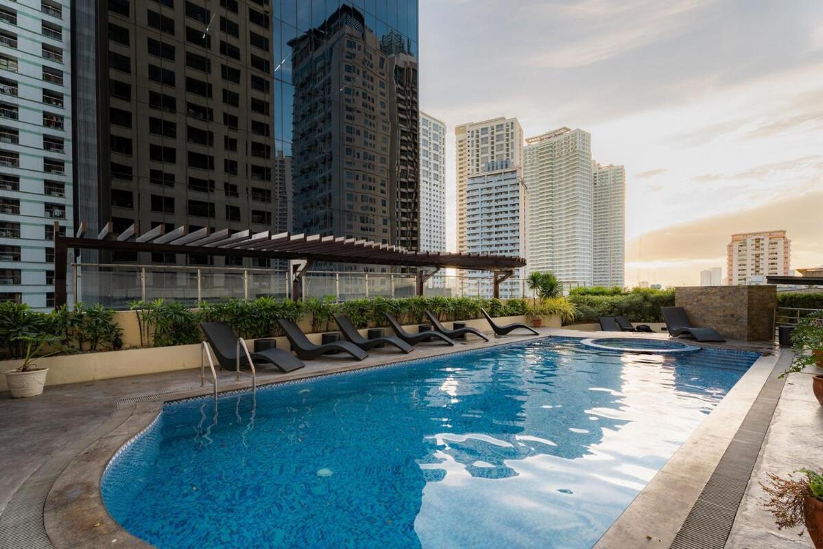 Tranquil Greenbelt Makati - Free Pool Access Apartment *